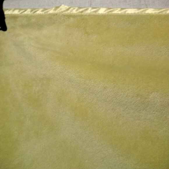 Vintage Looney Tunes Tiny Toons Sylvester And Tweety Baby Blanket Yellow Satin - Picture 6 of 14